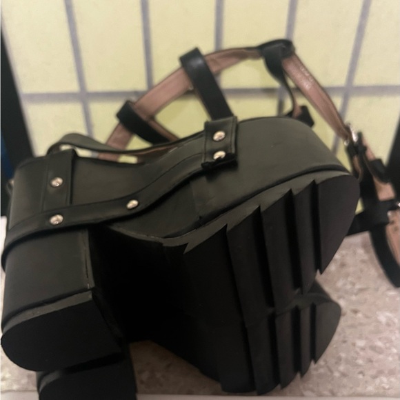 YRU Nightcall Hi Platform Heels - Picture 8 of 10